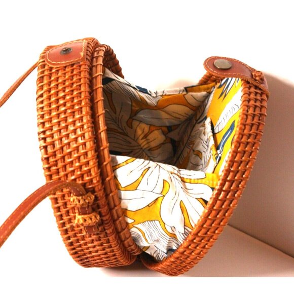 Handwoven Round Brown Rattan Woven Wicker Shoulder Handbag Crossbody Boho Purse - Picture 3 of 9